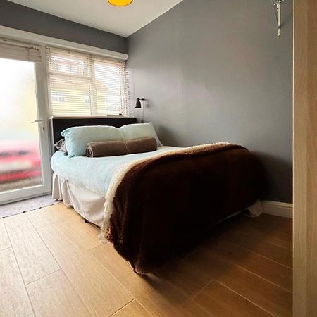 Shirley Apartments: Cozy Studio Near City Centre & Redbridge Station Southampton Exterior photo