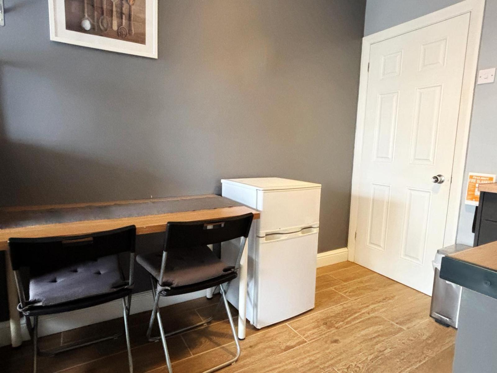 Shirley Apartments: Cozy Studio Near City Centre & Redbridge Station Southampton Exterior photo